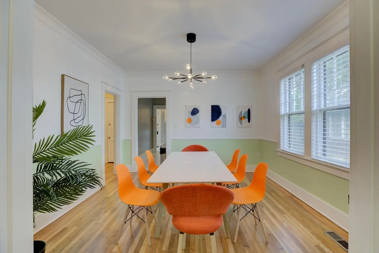 Dom wakacyjny Spacious Bungalow With 6 Beds, Games, And Fire Pit - Close To Beale Street, Bbq, Graceland, & Liberty Bowl Memphis