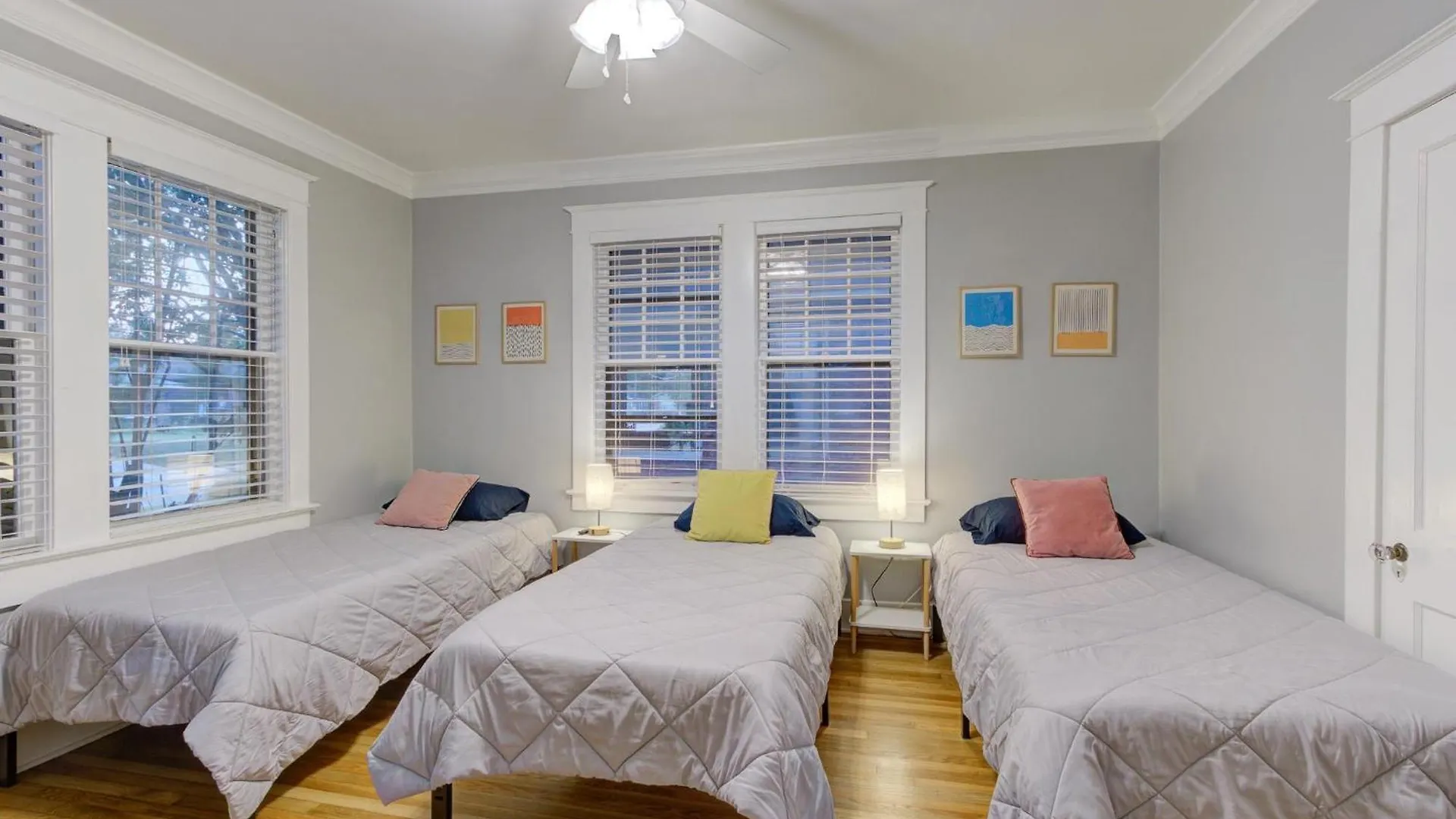 Spacious Bungalow With 6 Beds, Games, And Fire Pit - Close To Beale Street, Bbq, Graceland, & Liberty Bowl Memphis 0*,