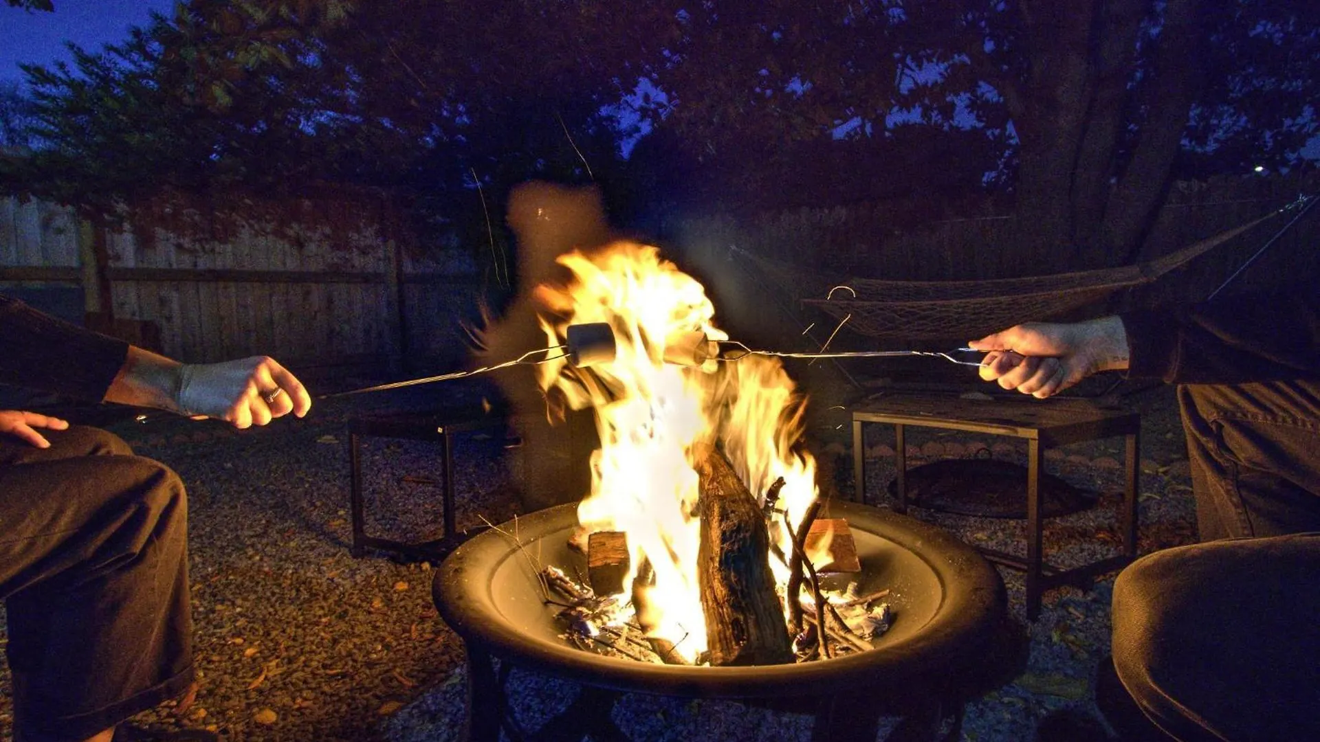 ממפיס Spacious Bungalow With 6 Beds, Games, And Fire Pit - Close To Beale Street, Bbq, Graceland, & Liberty Bowl